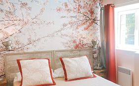 Logis Hotel Restaurant Le Domaine De L'Eau Vive